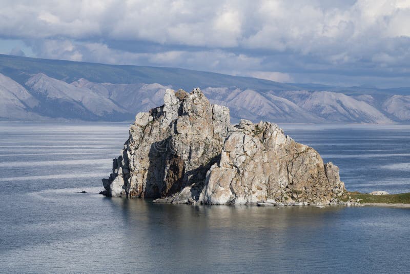 Скала Шаманка Ольхон